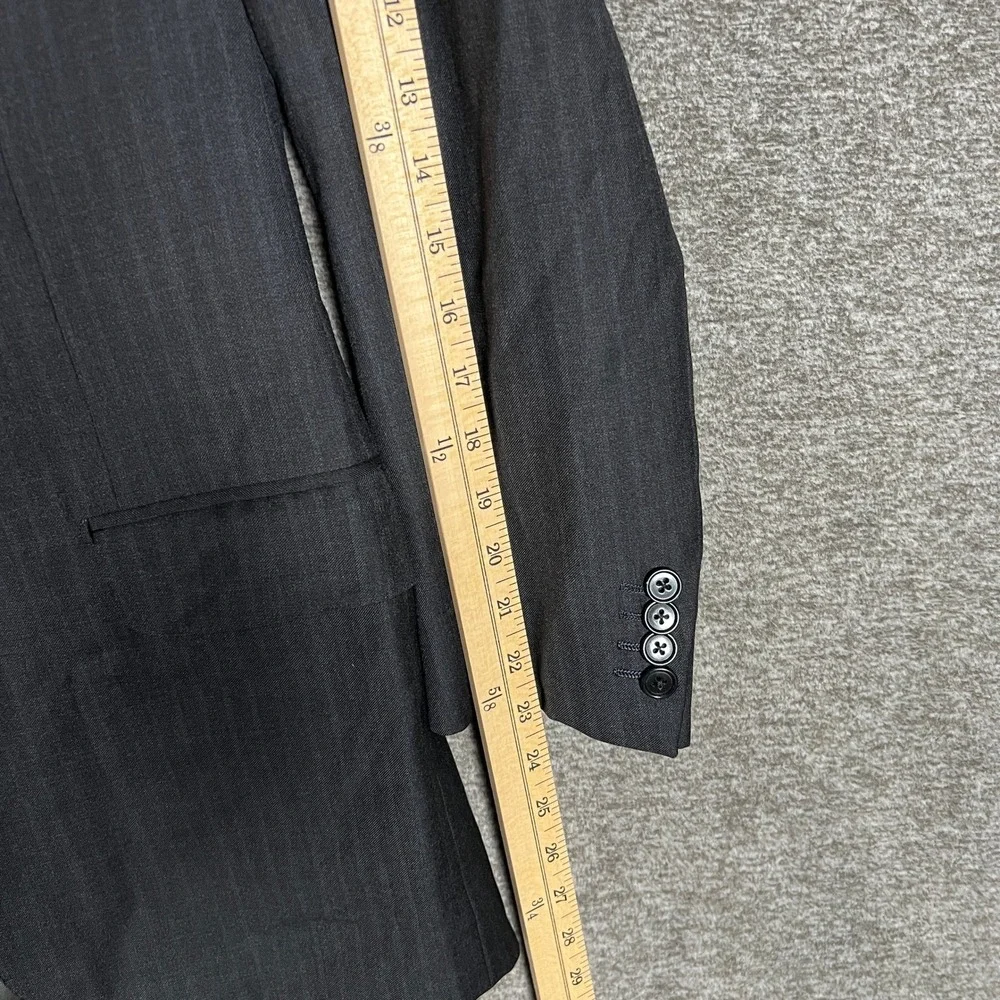 Ermenegildo Zegna Gray Pinstripe Wool Blazer‎ 50R (US 40) Richards Greenwich